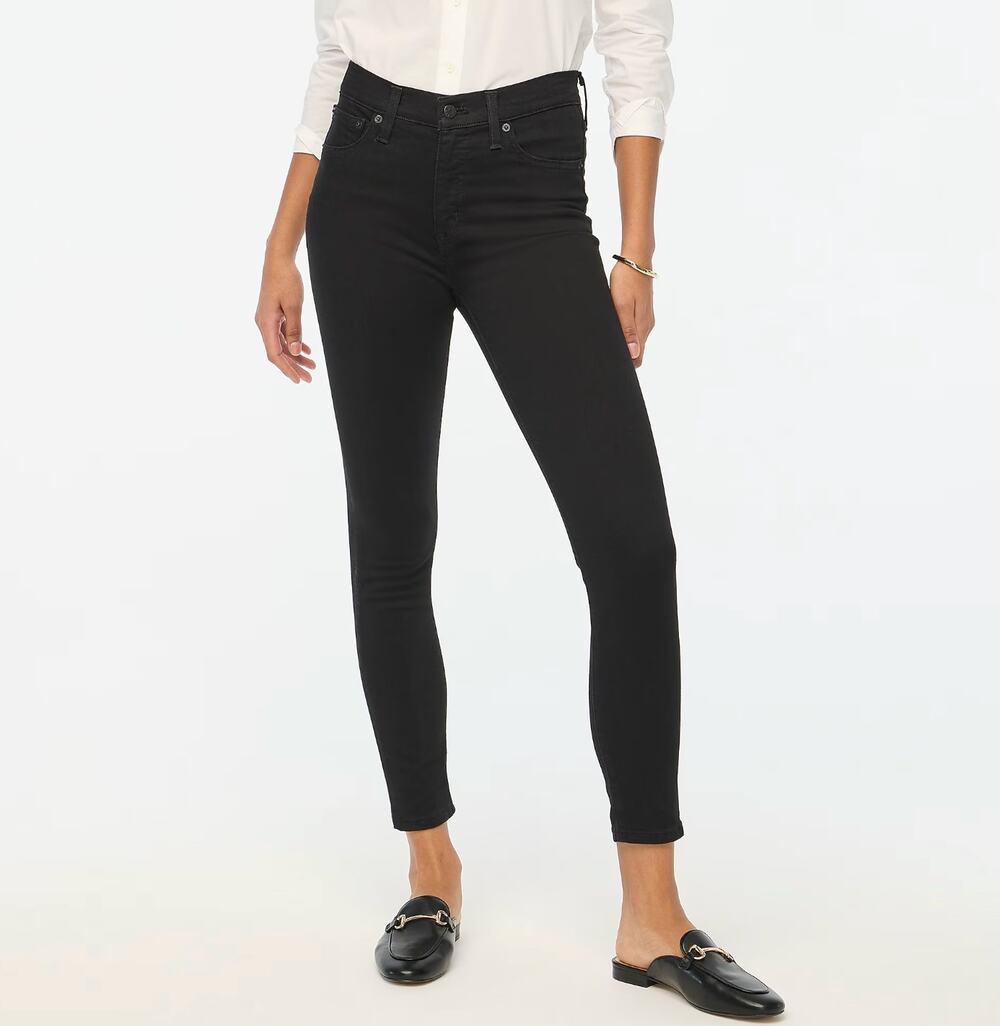 J.Crew 9" Petite Mid Rise black skinny jean in signature stretch US 28P NWT.